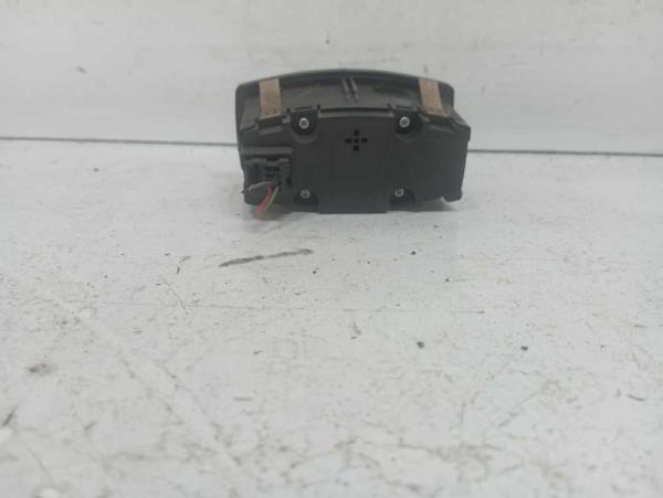 COMMODO FORD( PHARE UNIQUEMENT ) - Vue 2